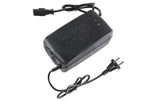 Зарядное устройство для аккумуляторов 60V32Ah 3,8A